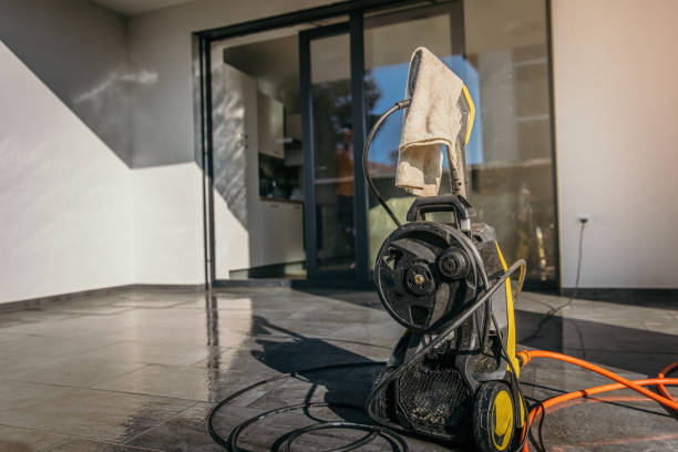 Best Oil Spill Cleanup  in Laton, CA